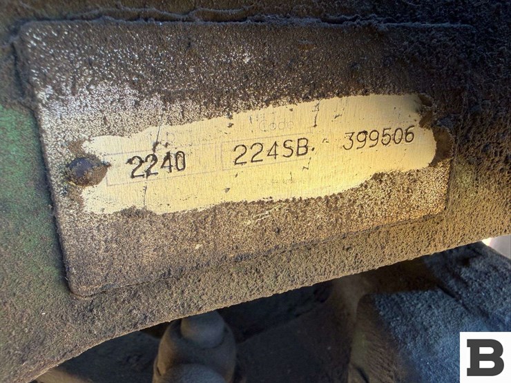 john-deere-2240-image-22