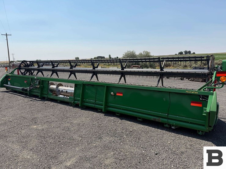 2019-john-deere-635f-image-3