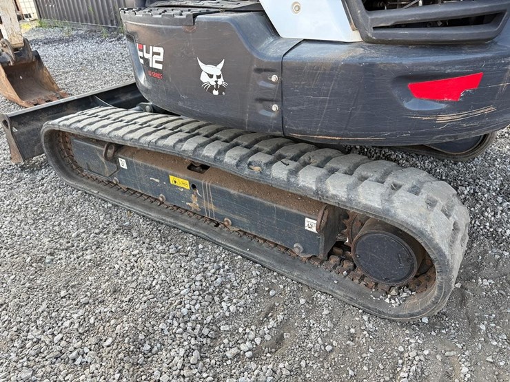 2022-bobcat-e42-image-15