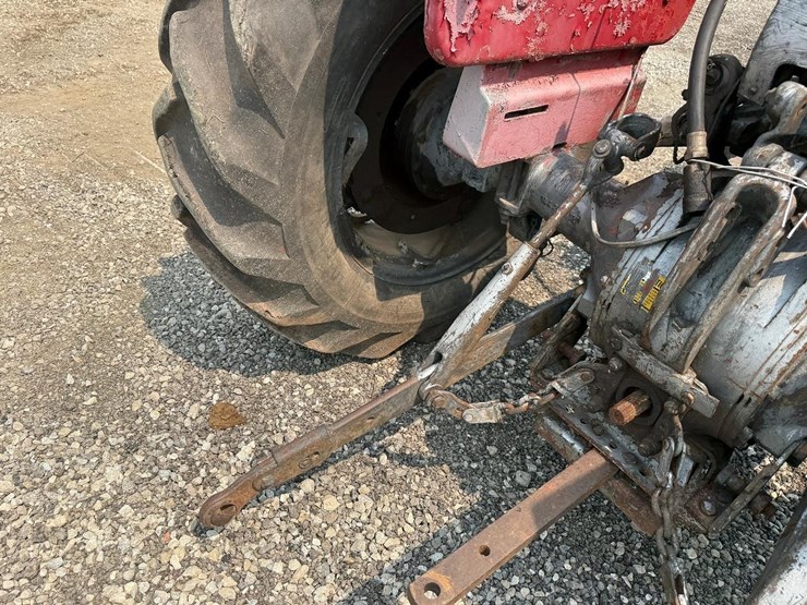 massey-ferguson-165-image-16