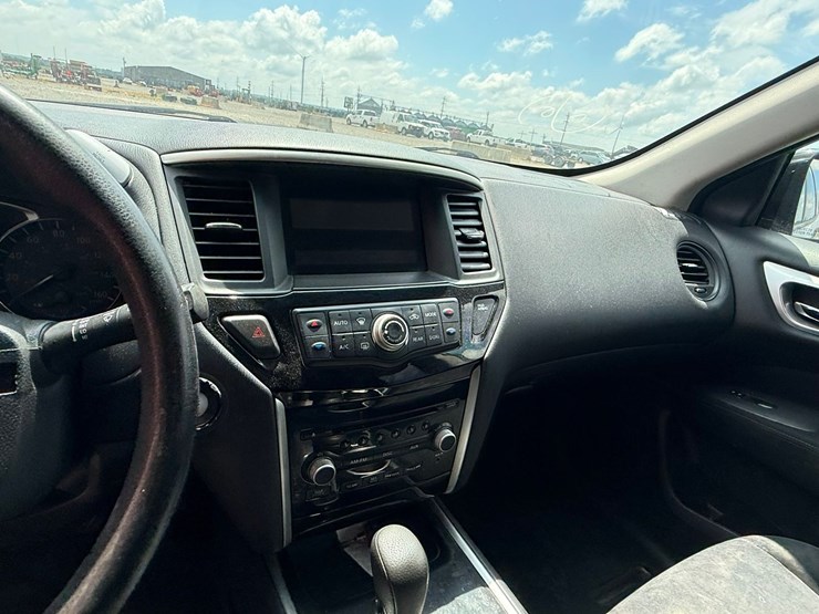 2016-nissan-pathfinder-image-27