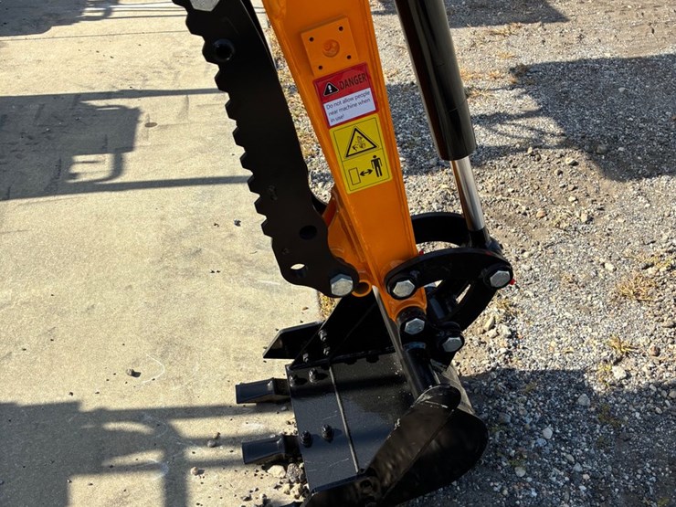 #20239-•-miva-va15-mini-excavator-image-5