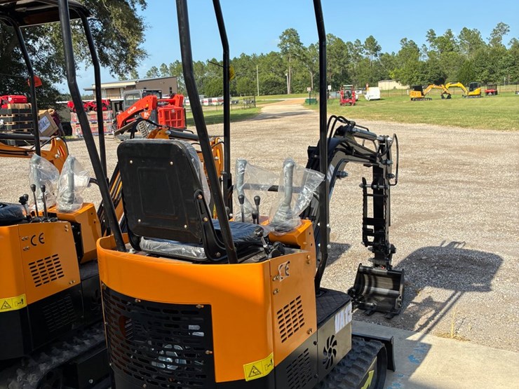 #20242-•-miva-va13-mini-excavator-image-2