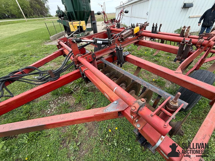 international-8500-conser-till-disk-chisel-image-12