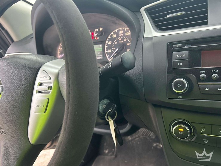 2016-nissan-sentra-sedan-image-14