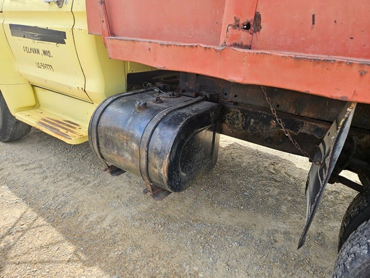 1975-ford-f750-image-54