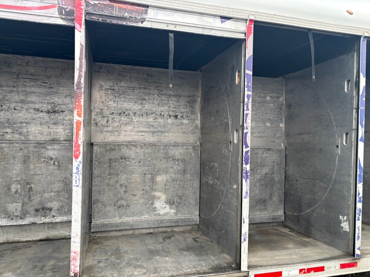 2001-hackney-beverage-trailer-image-26