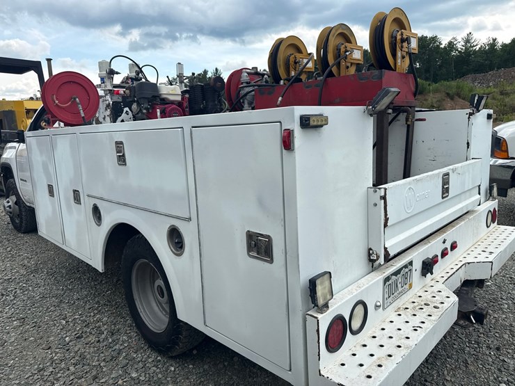 2017-gmc-3500hd-image-34