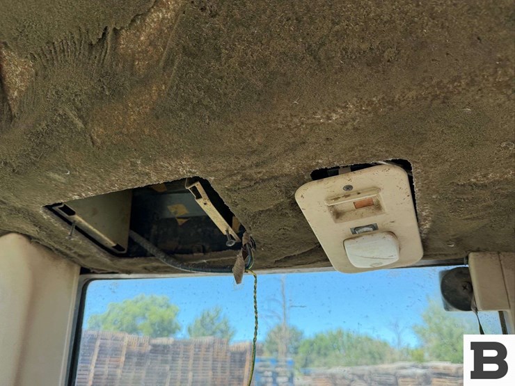 john-deere-6210-image-31