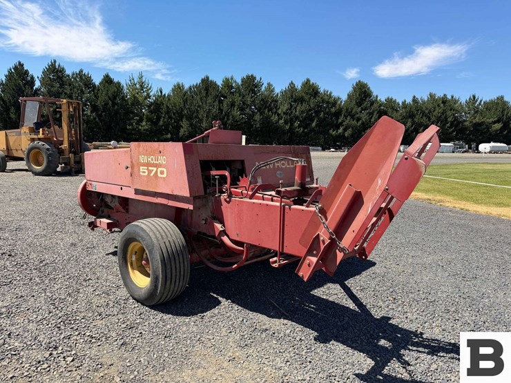 new-holland-570-image-5