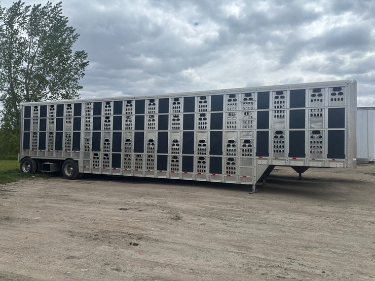#2150-•-2017-barrett-53'-cattle-semi-trailer-image-1