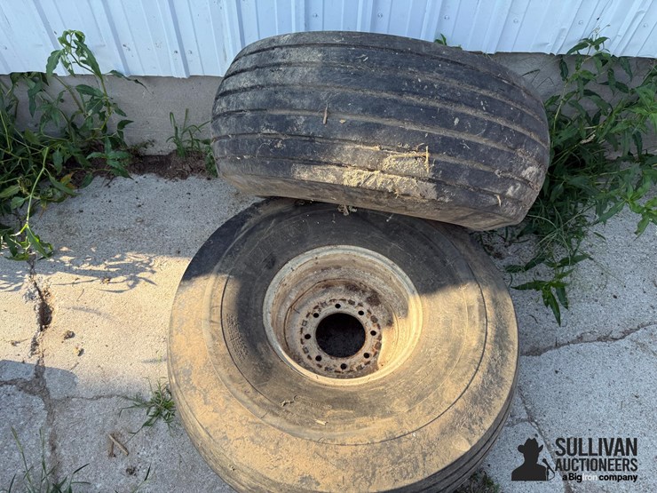 16.5l-16.1-tires-&-rims-image-17