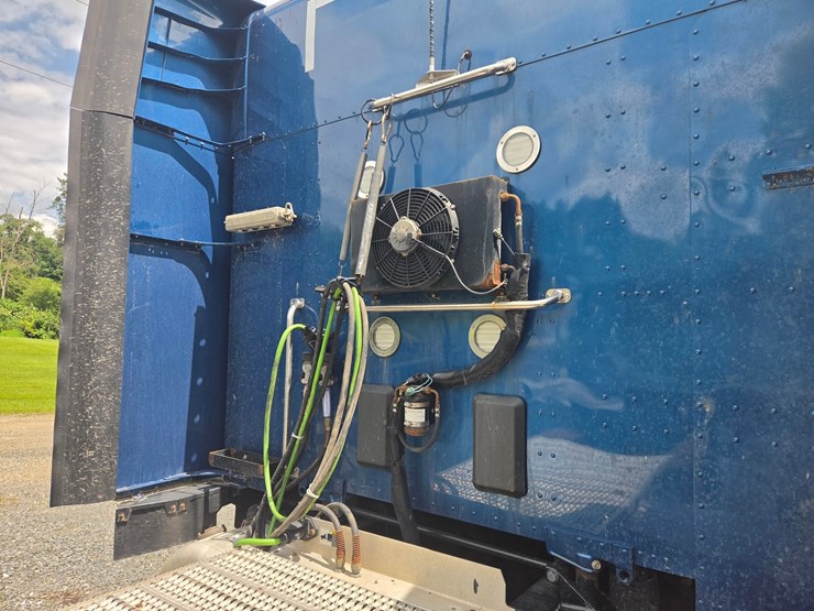 2019-peterbilt-579-image-29