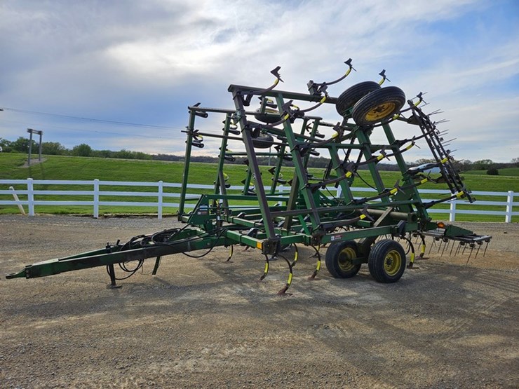 john-deere-28-image-1