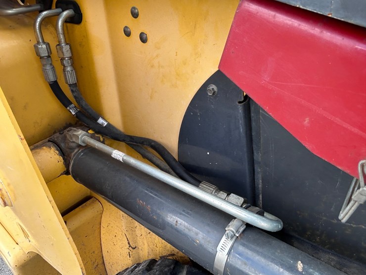 2017-new-holland-c227-image-16