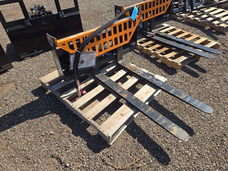 skid-steer-quick-attach-hydraulic-pallet-forks-image-1