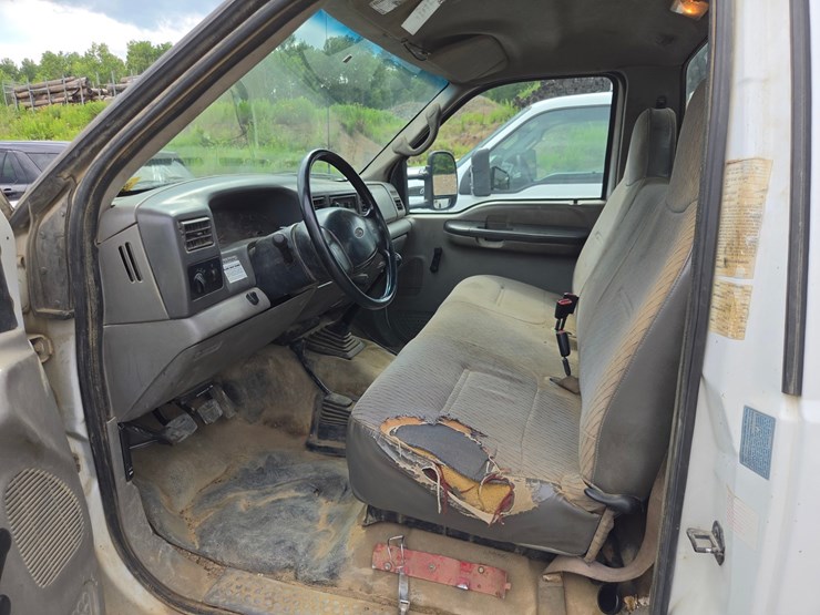 2001-ford-f550-image-52