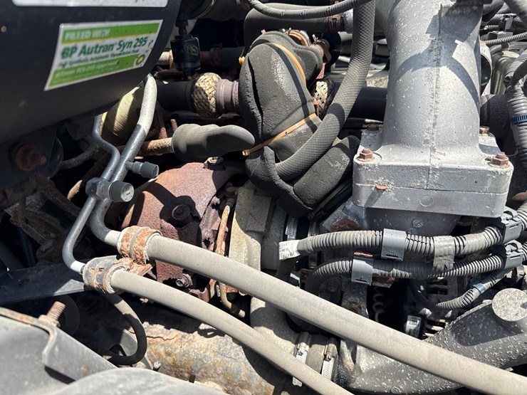 2018-hino-268-image-21