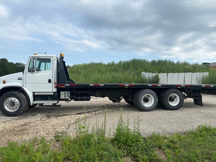 1999-freightliner-fl80-image-2