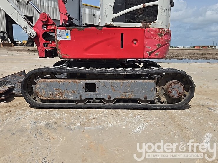2017-takeuchi-tb210r-image-10
