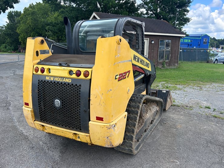 2017-new-holland-c227-image-5