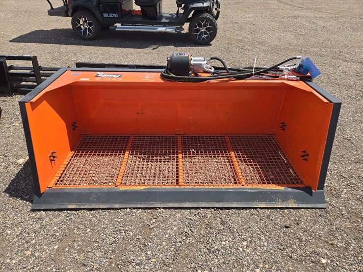 skid-steer-quick-attach-(6')-hydraulic-vibrating-shifter-bucket-image-2