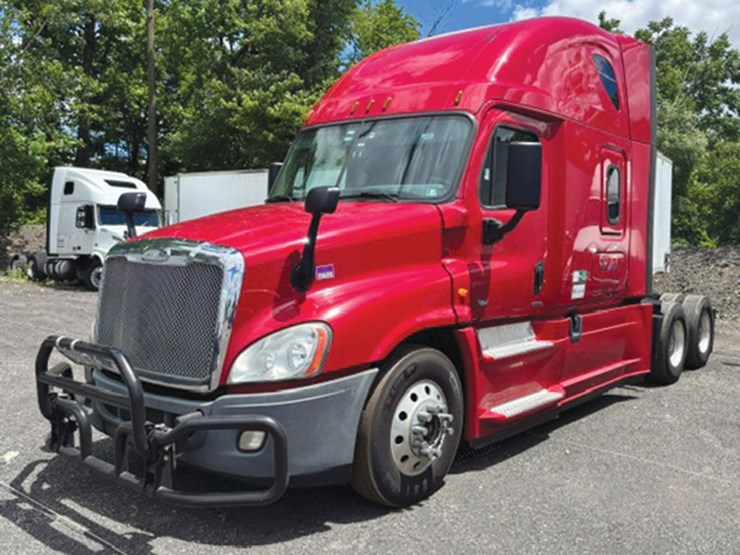 2017-freightliner-cascadia-125-evolution-image-1