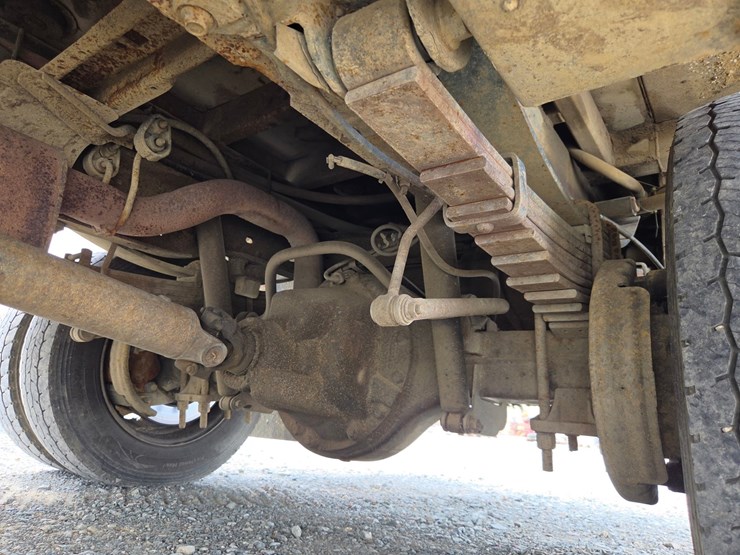 2001-ford-f550-image-40