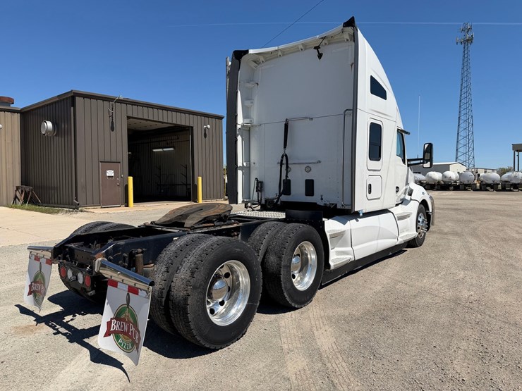 2018-kenworth-t680-image-5