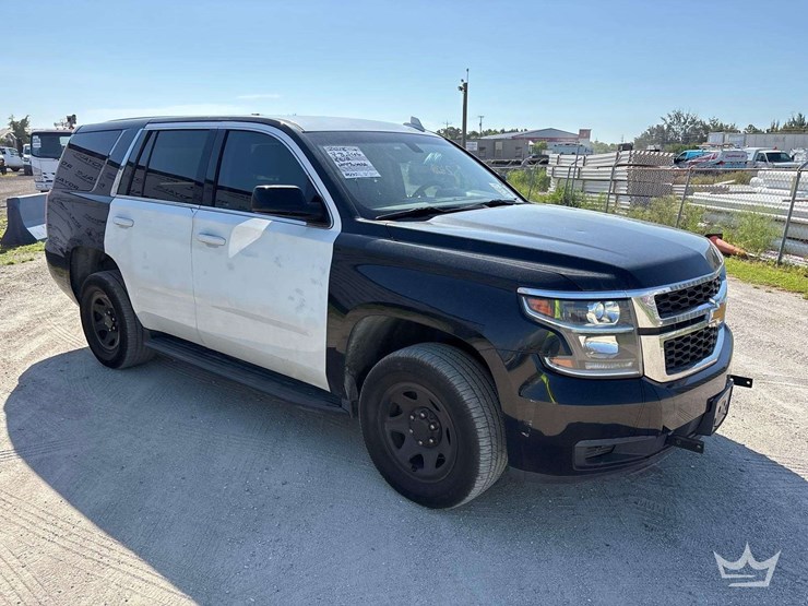 2018-chevrolet-tahoe-image-2