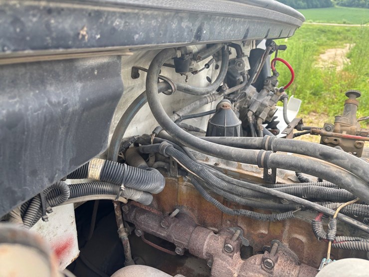 1999-freightliner-fl80-image-30