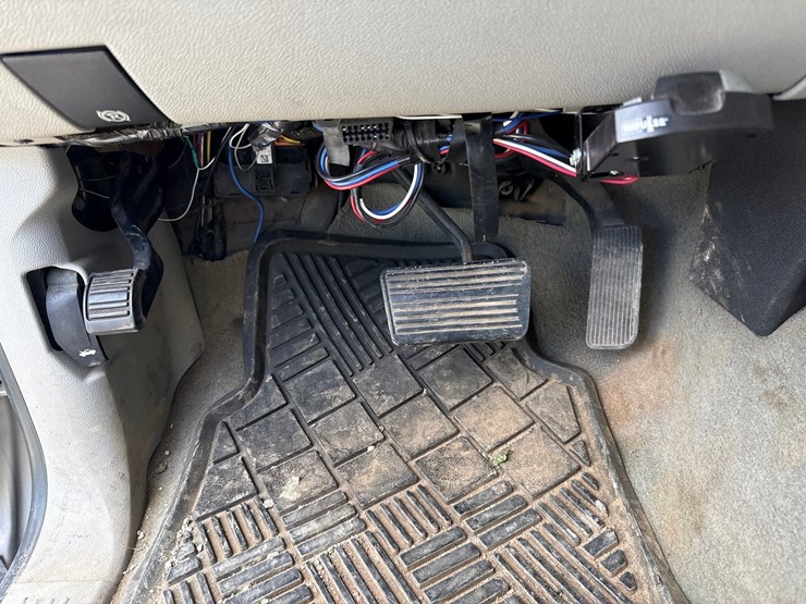 2008-chevrolet-3500hd-image-38