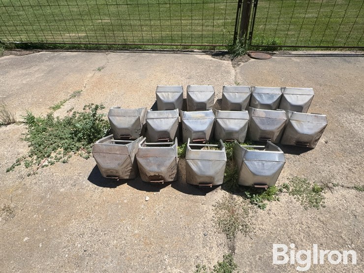 12”-stainless-steel-hog-feeders-image-6