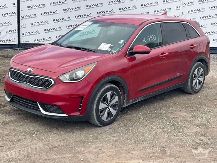 2017-kia-niro-hybrid-suv-image-1