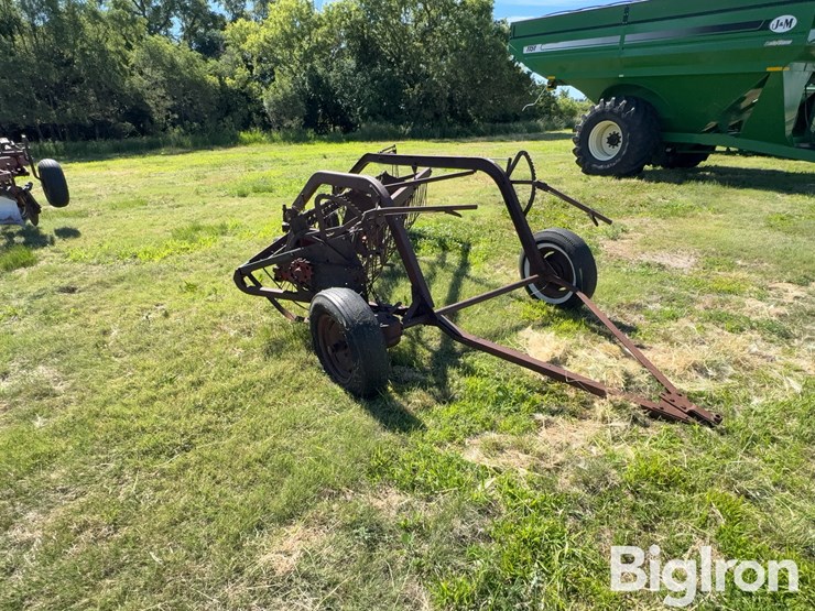 international-side-delivery-rake-image-3
