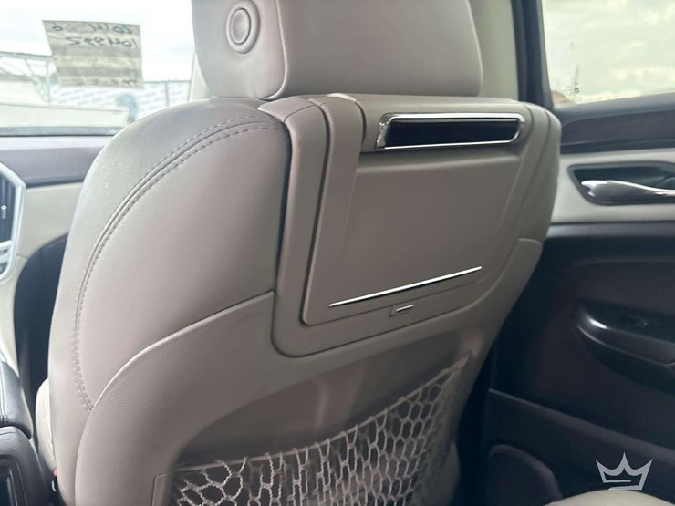 2014-cadillac-srx-image-21