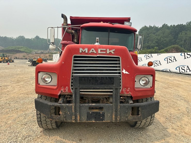 1997-mack-dm688s-image-8
