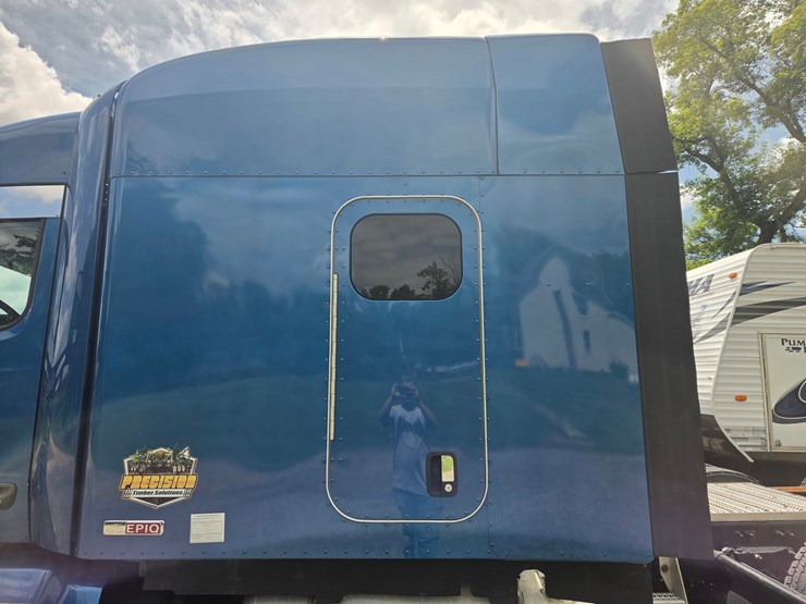 2019-peterbilt-579-image-19