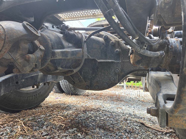 2019-peterbilt-579-image-35
