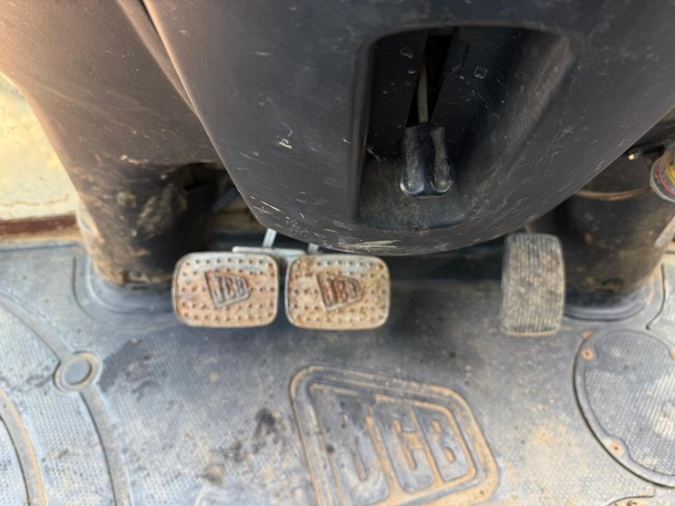 jcb-3cx14-image-25