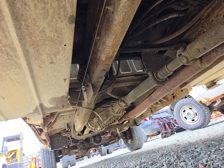 2001-ford-f550-image-41