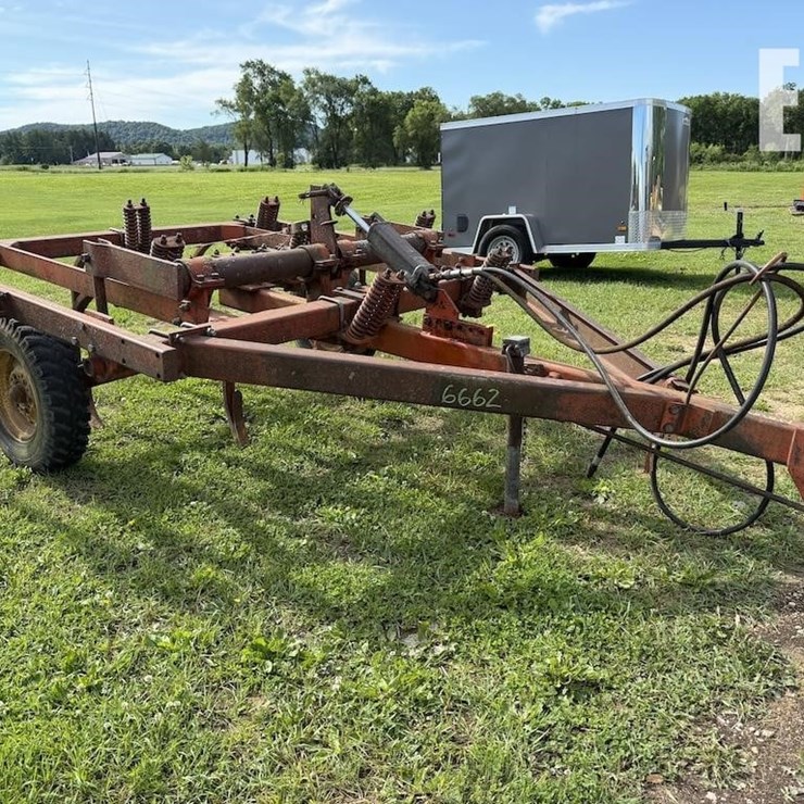 MOHAWK CHISEL PLOW