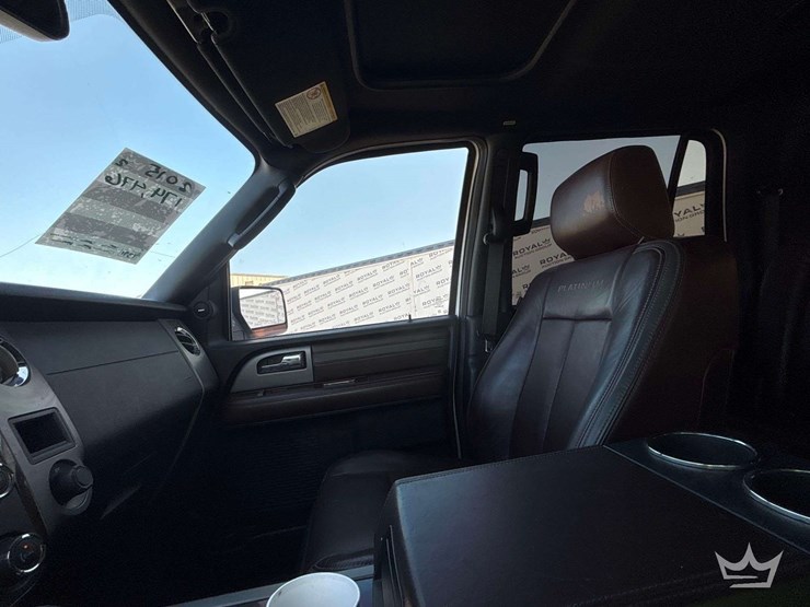 2015-ford-expedition-platinum-image-16