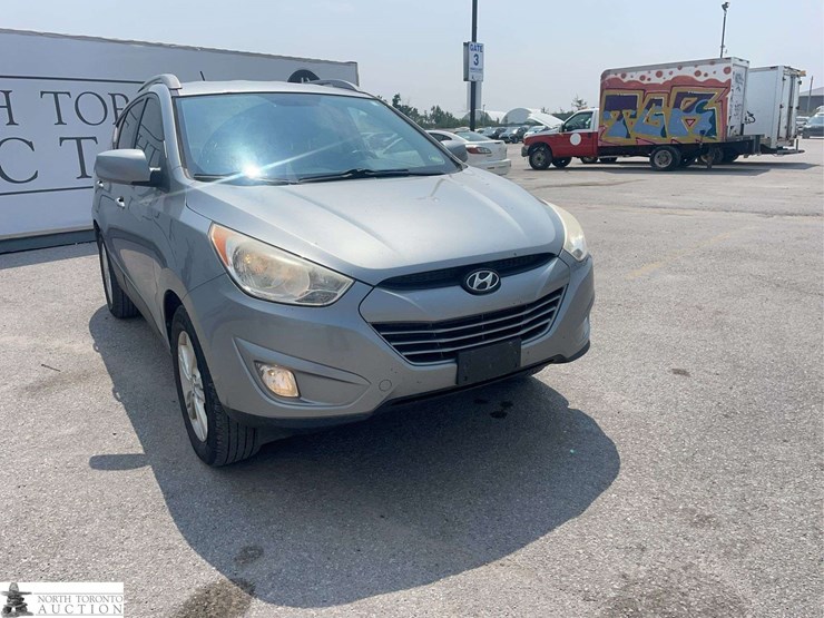 2010-hyundai-tucson-image-3