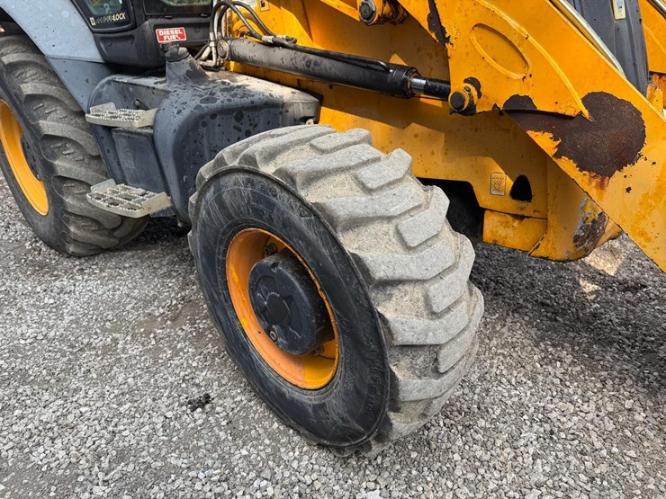 jcb-3cx14-image-11