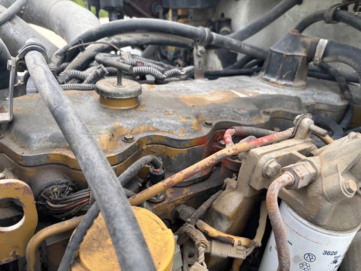 1999-freightliner-fl80-image-37