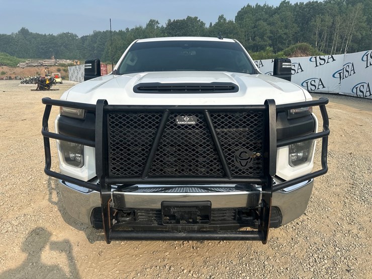 2022-chevrolet-3500hd-image-8