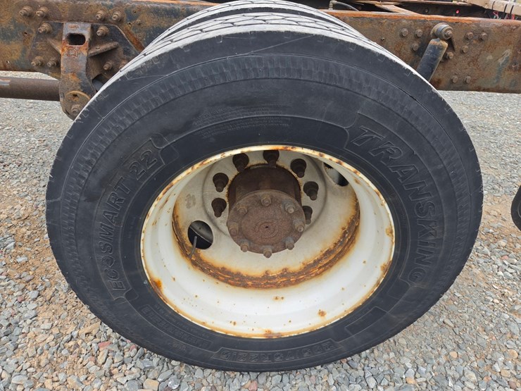 2013-hino-268-image-64