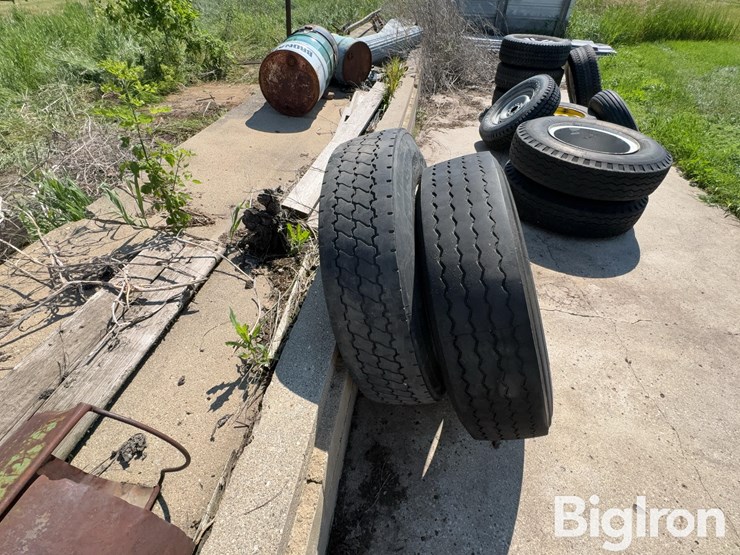 22.5-truck-tires-image-4