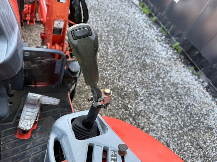 2013-kubota-l4760-image-27